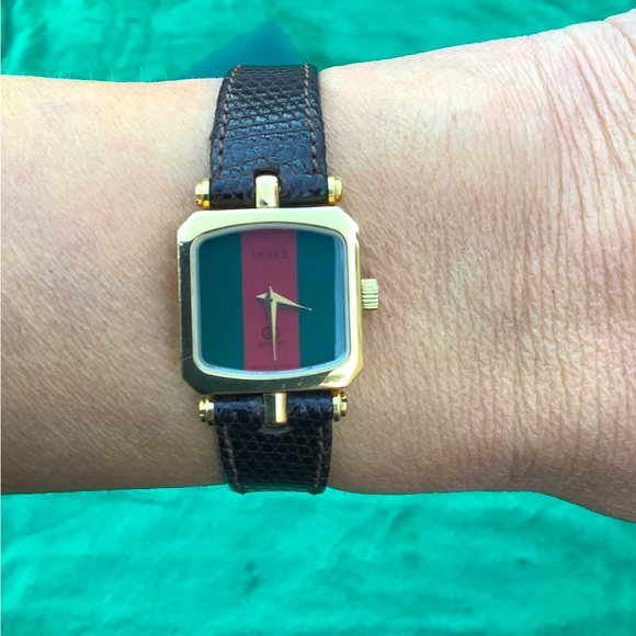 Ladies Gucci watch 💛💚❤️ - Picture 7 of 13